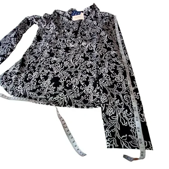 Tommy Bahama Everyday Active Black & White Floral Long Sleeve Zip Top Size  L - Picture 10 of 12